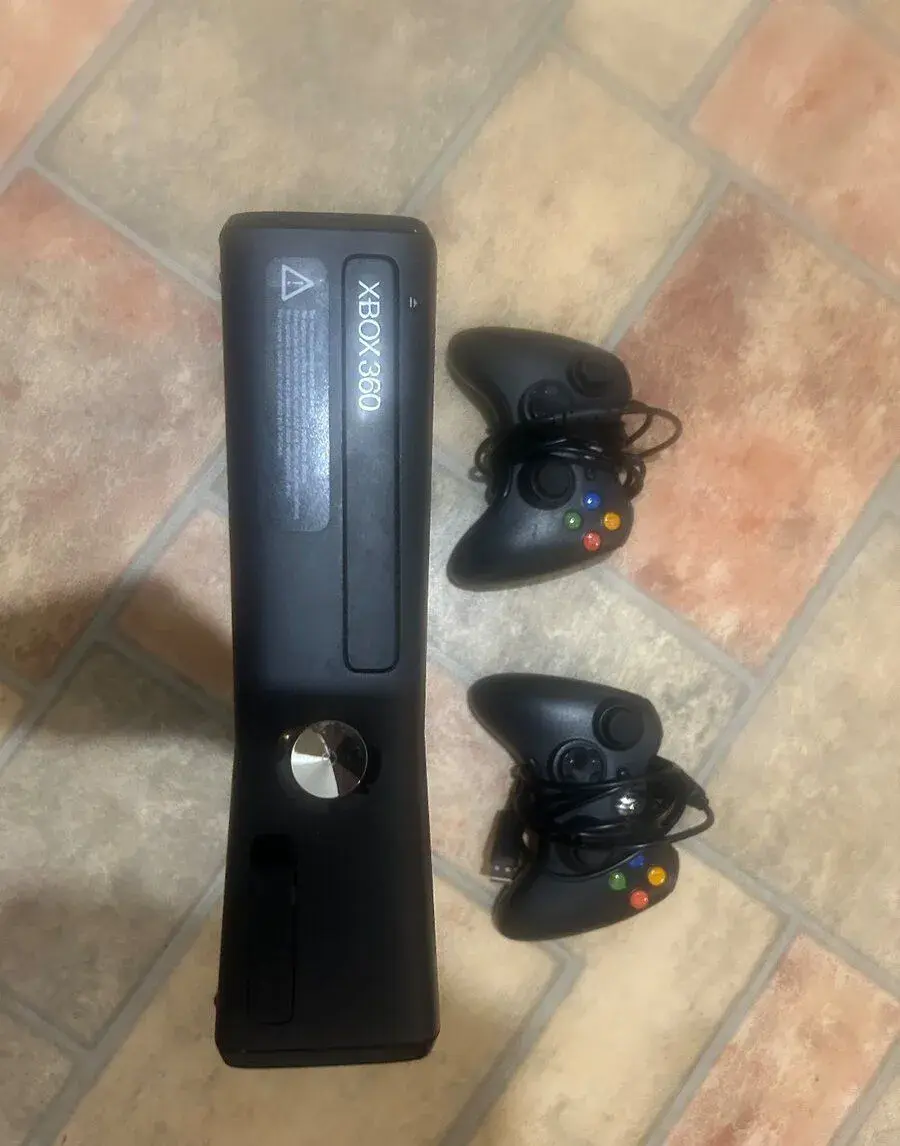 Xbox 360 S / Slim + 2x ovladač
