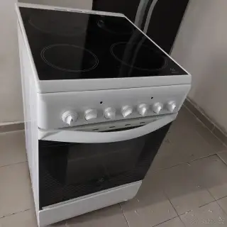 Elektrický sporák s troubou Indesit