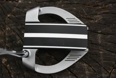 PRÉMIOVÝ - PUTTER značky ODYSSEY WORKS TANK FANG