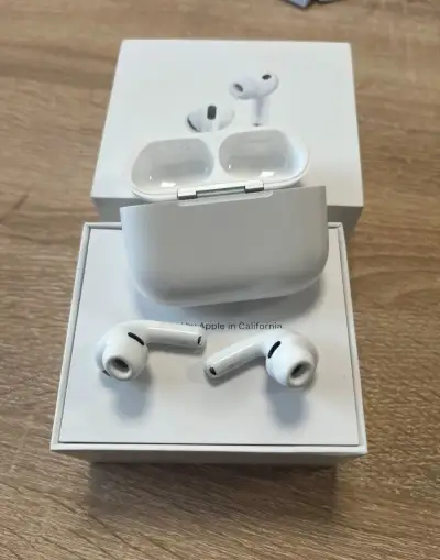 Sluchátka Apple AirPods Pro (3. gen) s pouzdrem - použité