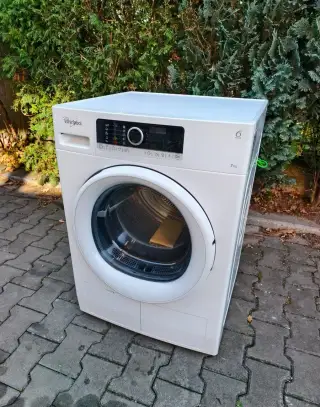 Sušička Whirlpool na 7 kg, vyčištěná