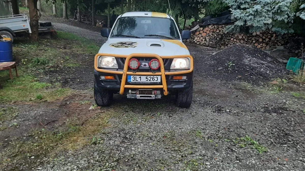 Mitsubishi L