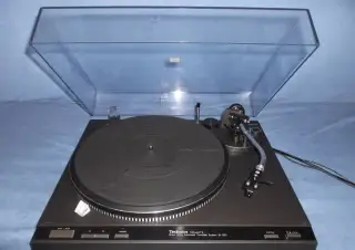 Gramofon TECHNICS SL-Q33