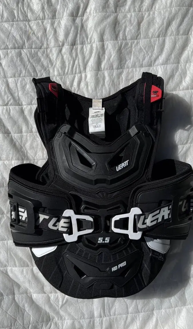 Leatt 5.5 Pro HD chest/body protector
