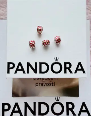 Pandora klip se srdicky