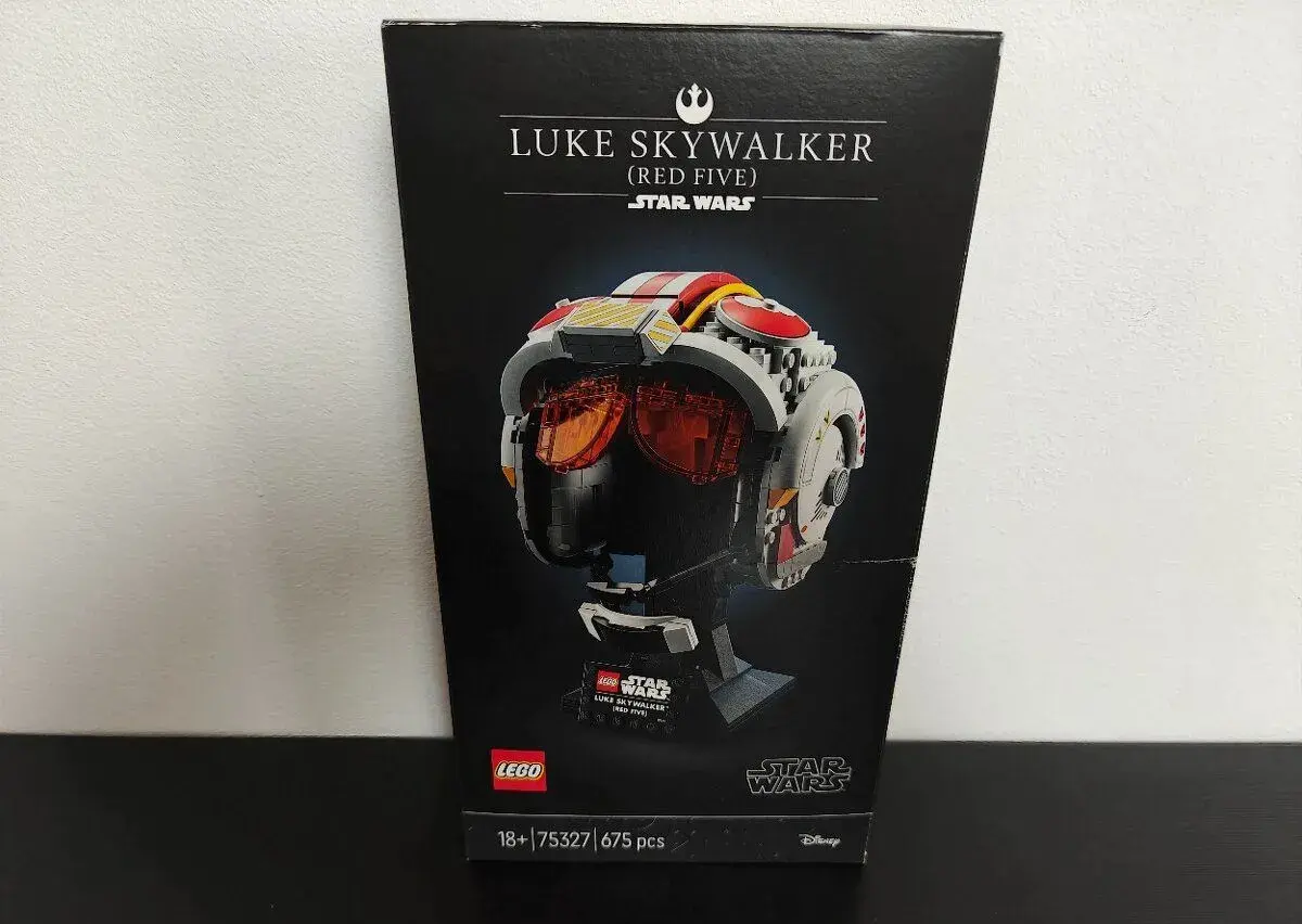 Lego 75327 Helma Luka Skywalkera (Red Five)
