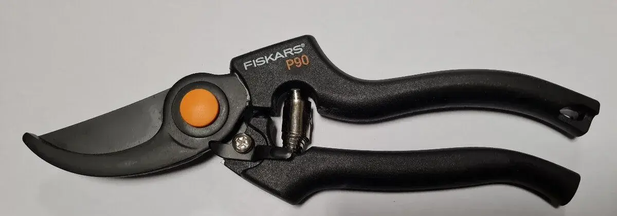 Fiskars P90 111960 - zahradní nůžky NOVÉ