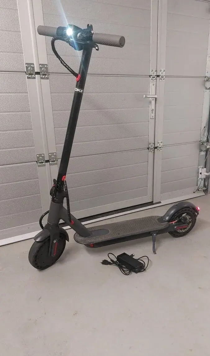 Elektrická koloběžka 250 W / 48 V – plně funkční (vč. nabíje