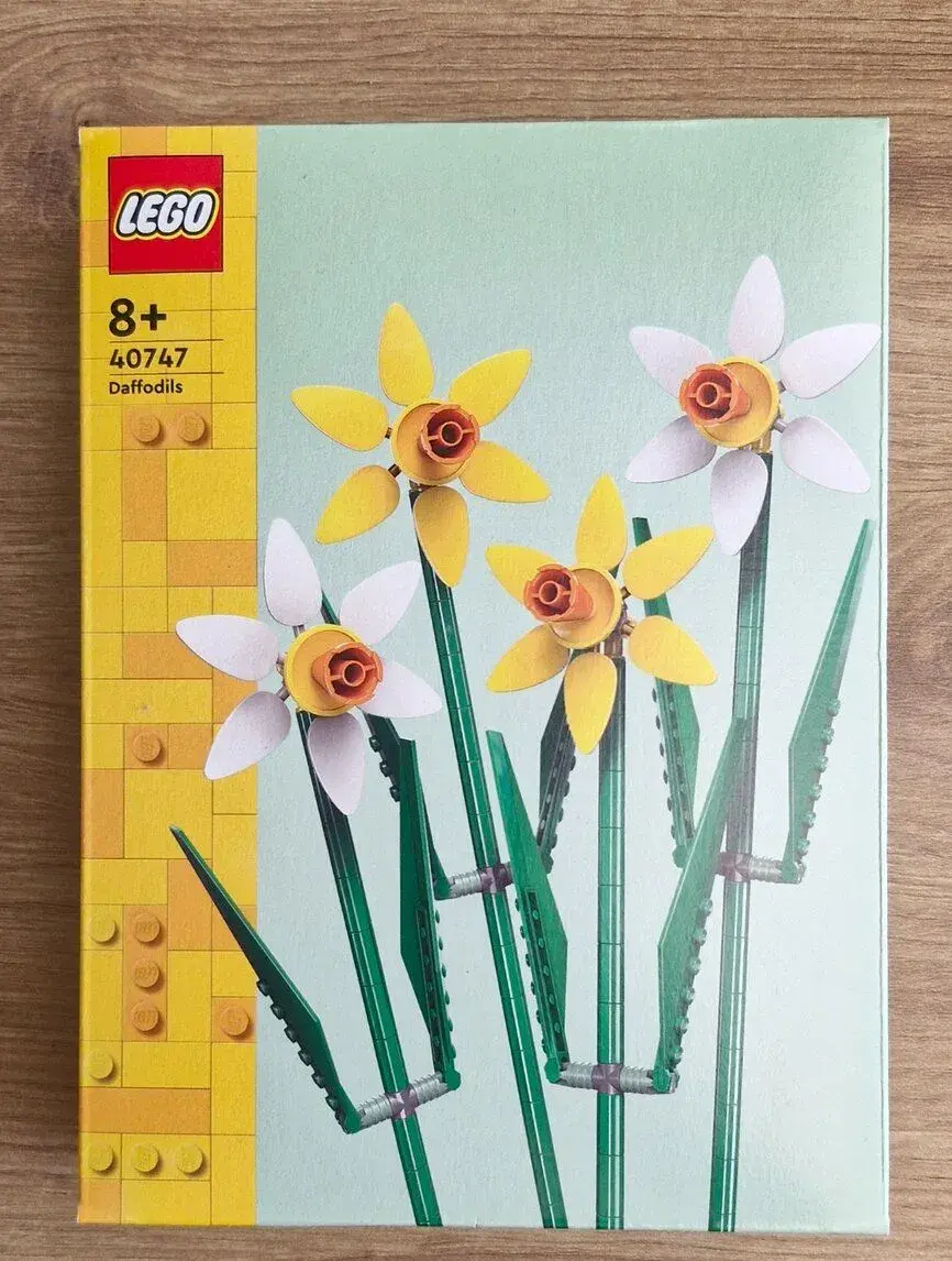 LEGO® Botanicals 40747 Narcisy