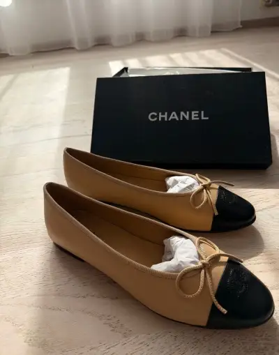 Chanel ballerinas