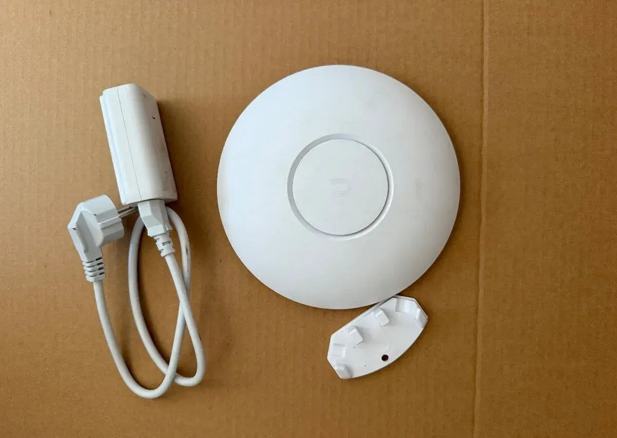 Ubiquiti UniFi UAP-AC-PRO pouzite