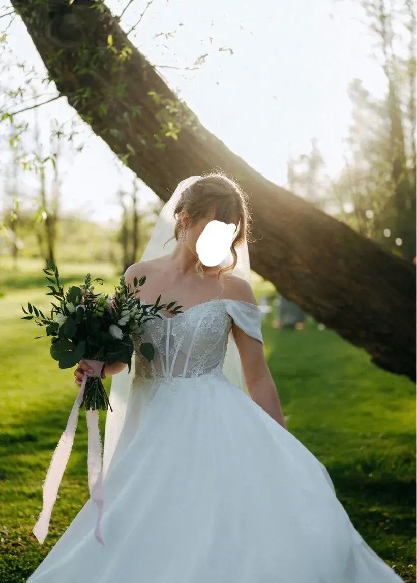 Ivory svatební šaty