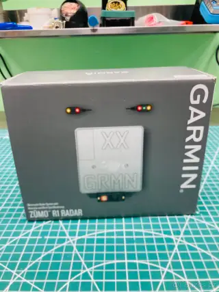 Moto radar GARMIN zūmo R1 – Hlídání mrtvého úhlu a provozu