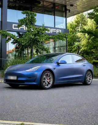 Pronájem Tesla Model 3