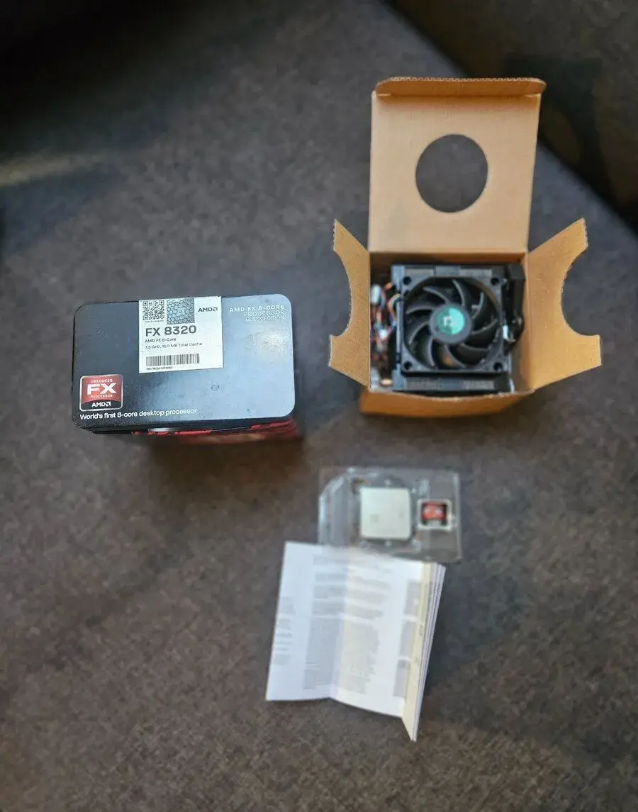 AMD FX-8320 Black Edition (8 jader, socket AM3+) – komplet b