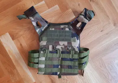 Maskáčová vesta