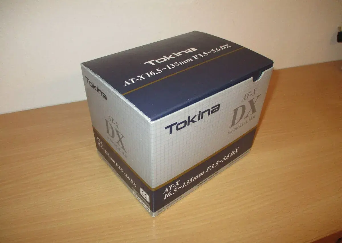 Tokina pro Canon EF-S AT-X DX 16,5-135 3,5-5,6 filtr 77mm