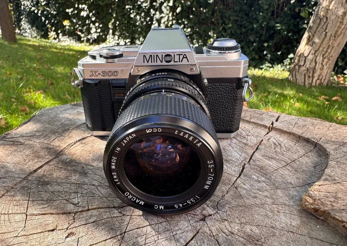 Minolta X 300 s objektivem 35-70