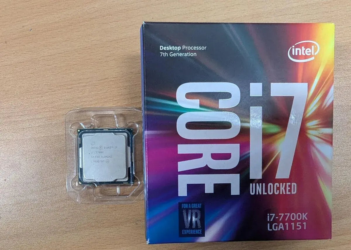 Procesor Intel Core i7-7700K (až 4.5 GHz, LGA 1151)