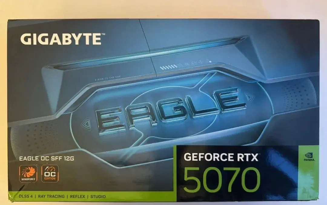 Grafická karta Gigabyte GeForce RTX 5070 EAGLE OC SFF 12GB