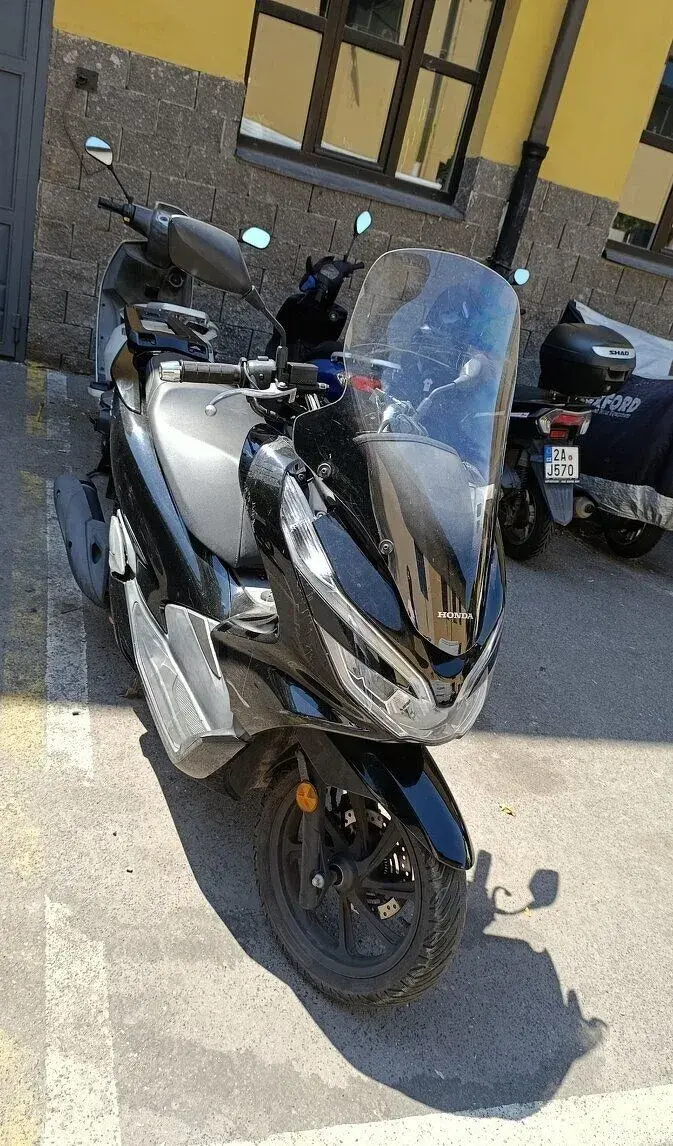 Profesionální servis skútrů a motocyklů Honda – Praha