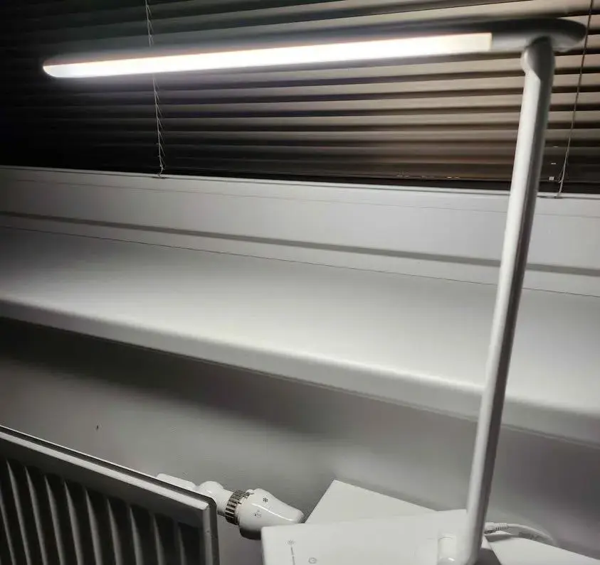 Solight stolní lampička stmívatelná 12W, bílá