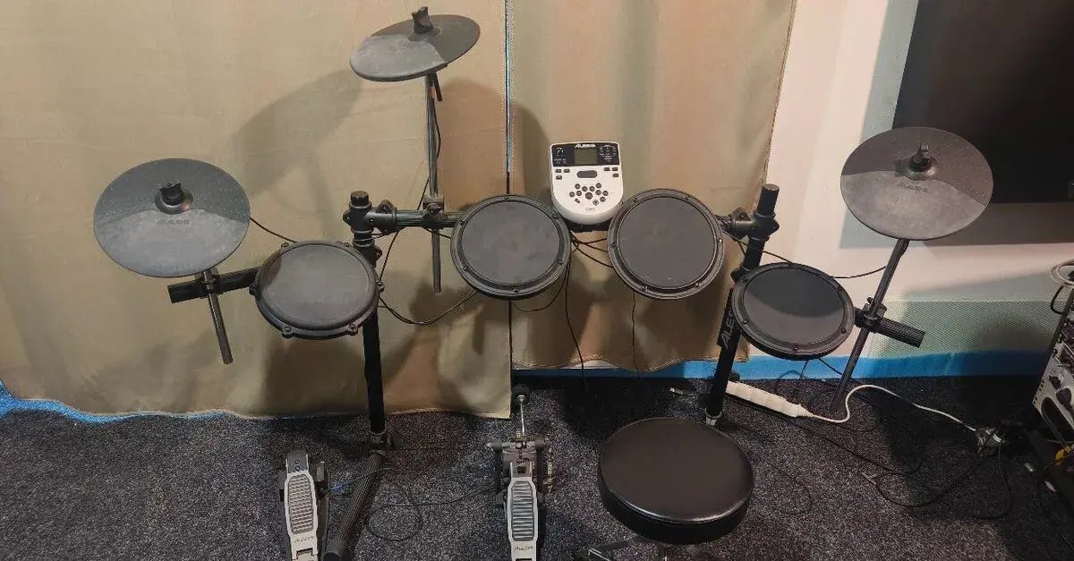 Alesis DM7X - elektronické bicí