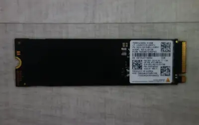 SAMSUNG PM991a 512GB NVMe SSD