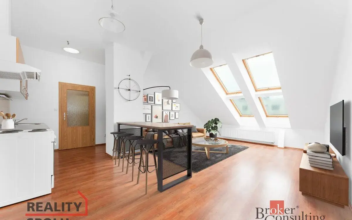 Pronájem, byty/2+kk, 70 m2, Riegrovo náměstí 9/8, 29001 Podě