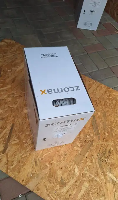 Zcomax CAT5E, box 305m, šedy