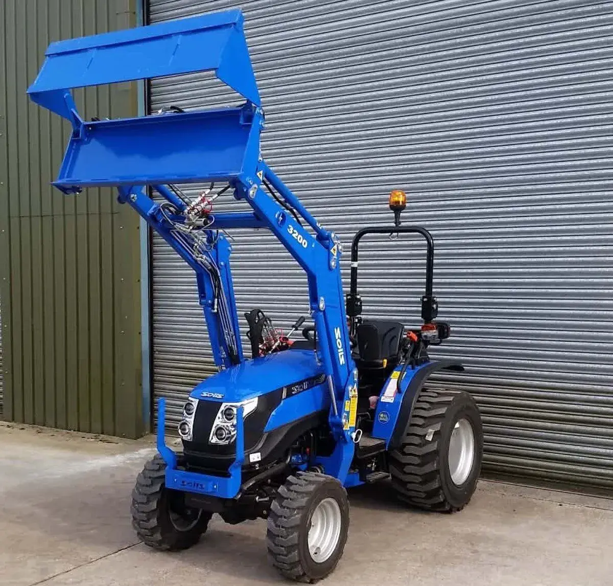 TRAKTOR SOLIS 26 4WD