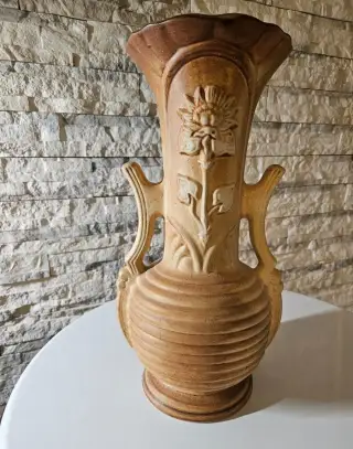 časopisy, knihy , hrnky, andělíček, lucerna,Sluníčko