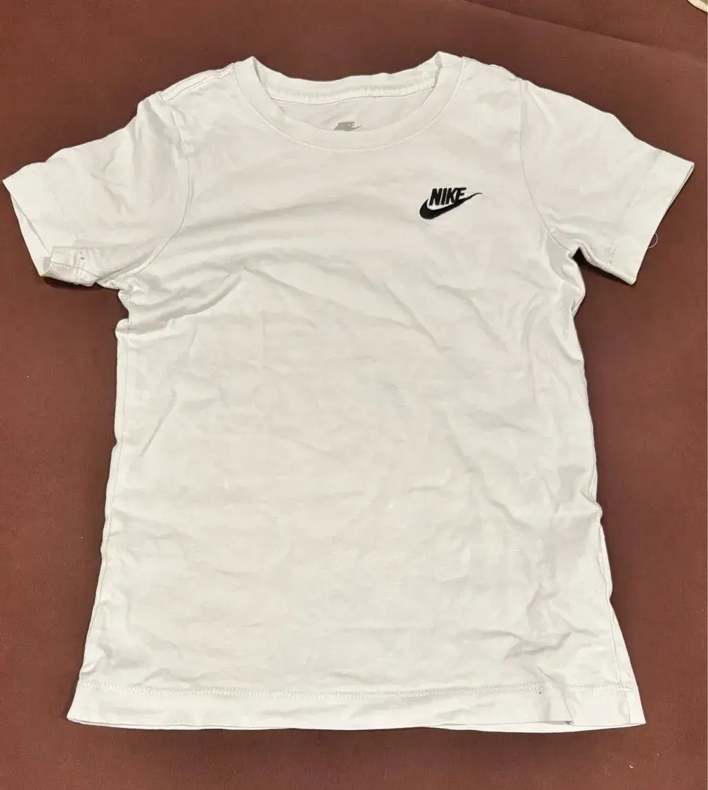 Bílé unisex tričko Nike vel. 9/10 let top stav