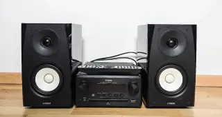 Yamaha CRX-N560 / AirPlay/USB/Spotify/optika