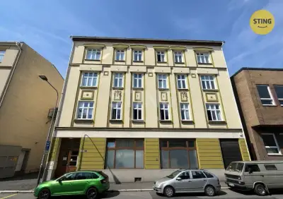 Pronájem kanceláří s parkováním. , 136225