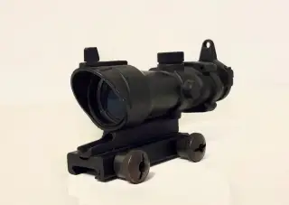 ACOG puškohled/kolimator