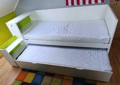 Prodej postele, rozkládací noční stolek matrace rošt
