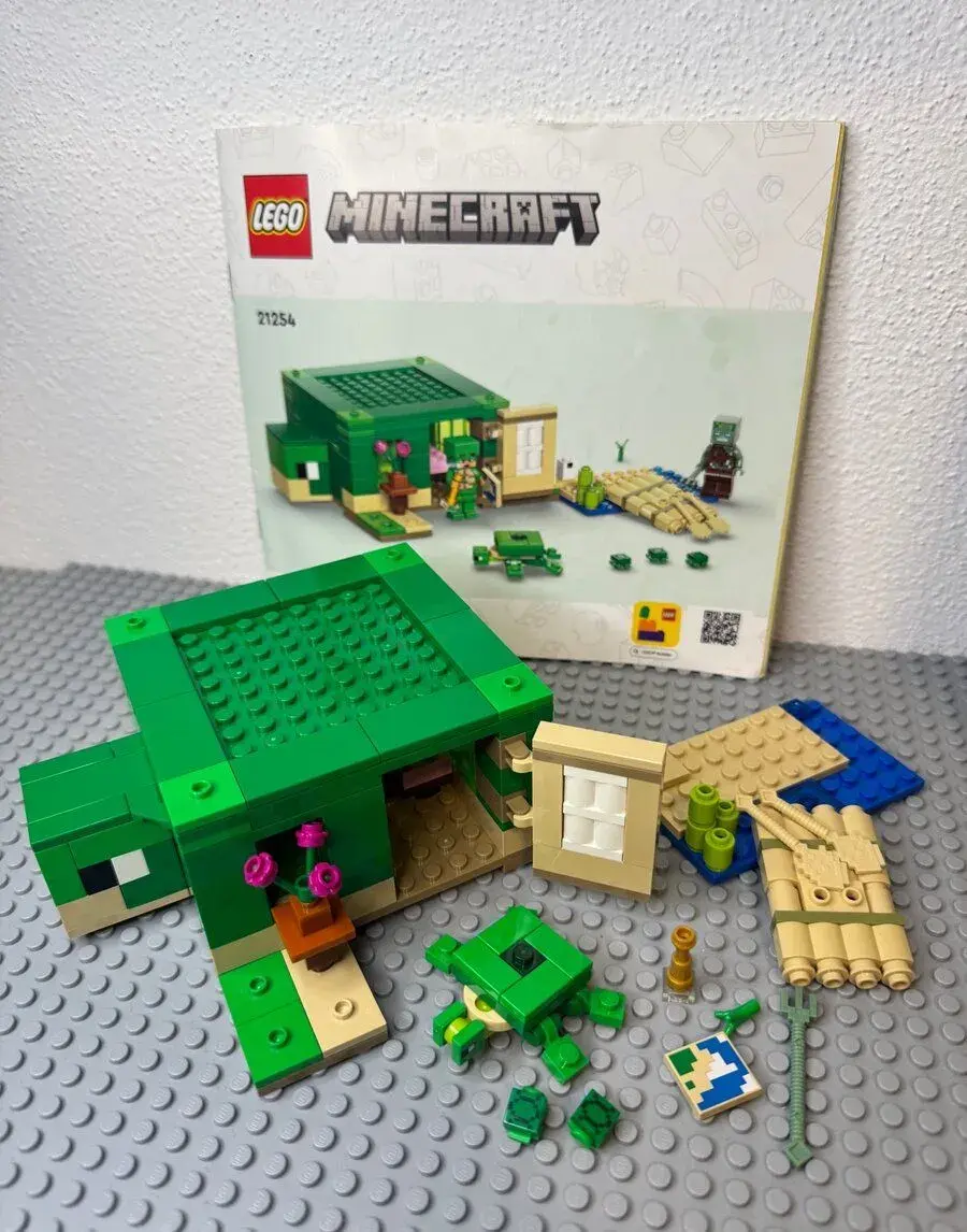 LEGO Minecraft 21254 - The Turtle Beach House