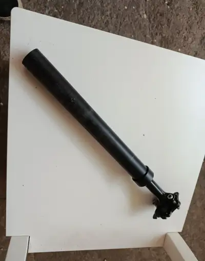 Sedlová trubka 31,6mm odpružená