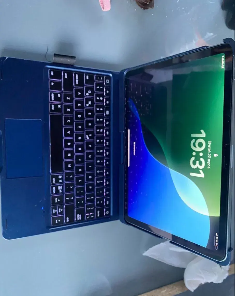Apple iPad Air 11″ M3 128 GB Cellular/5G + polohovací kláves
