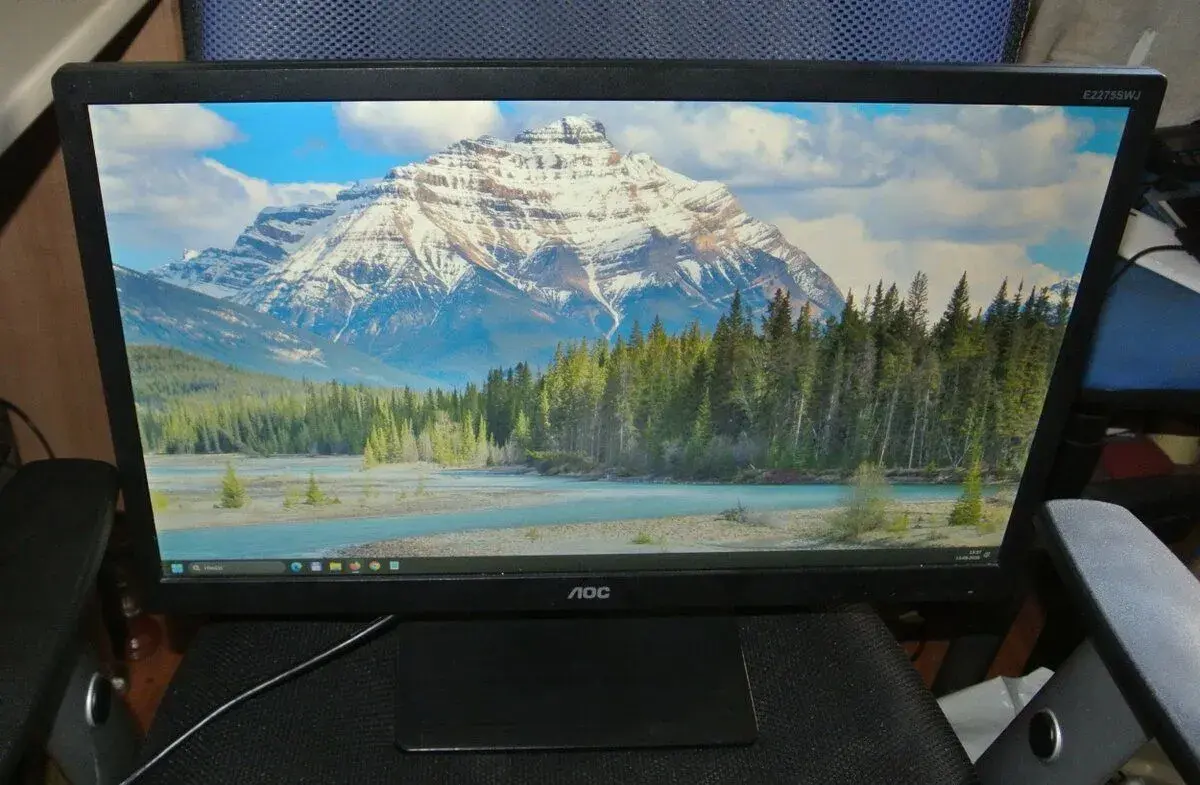 22" Full HD LED monitor AOC E2275SWJ s reproduktury a HDMI