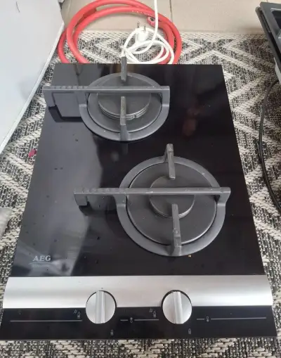 Vestavná plynová deska AEG FM 4300 G-AN (černé sklo)