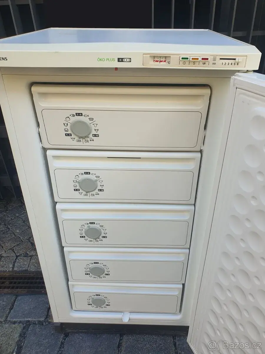 velký značkový mrazák SIEMENS 202 ltr