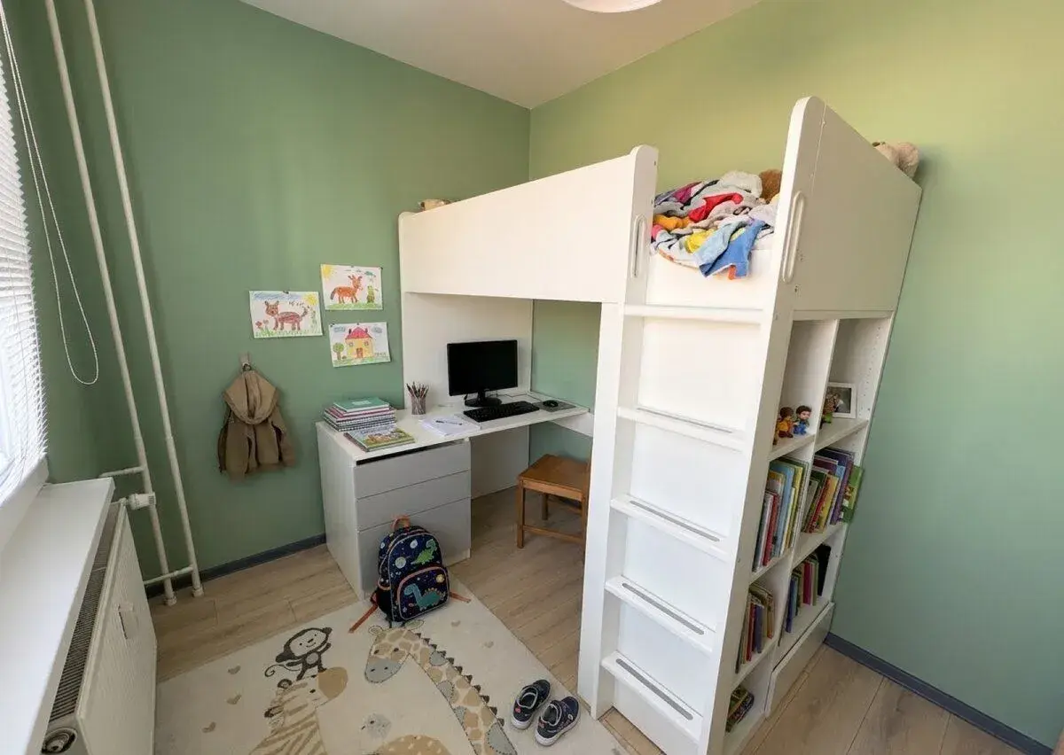 IKEA smastad postel