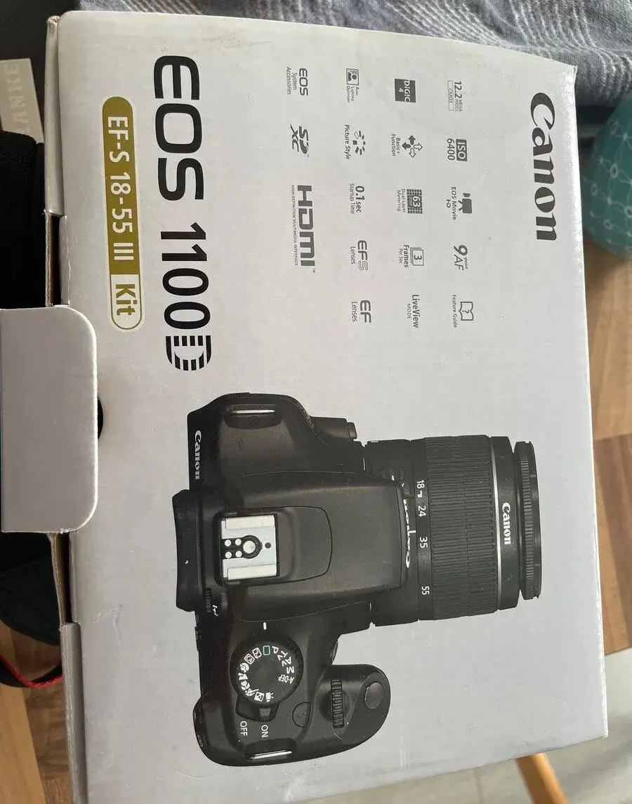 Zrcadlovka Canon EOS 1100D + EF-S 18-55 IIi Kit
