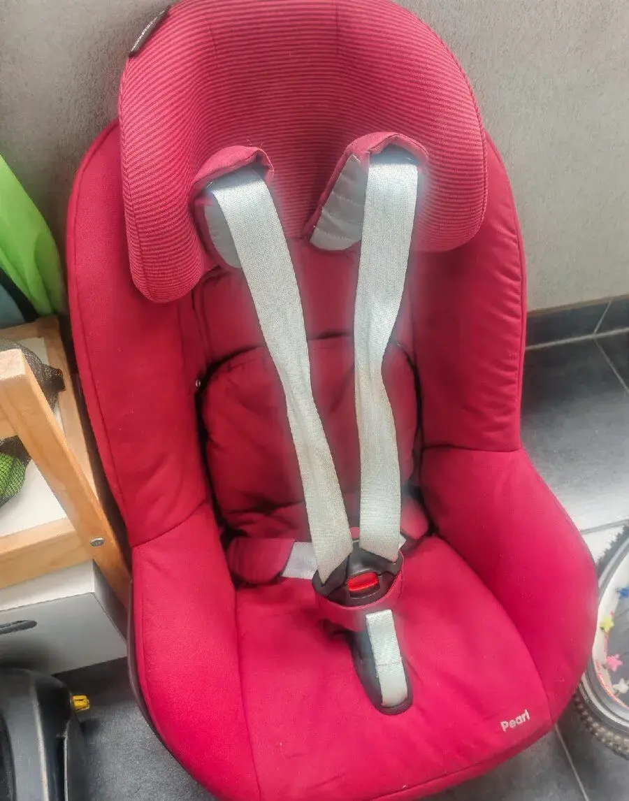 Autosedačku maxi-cosi Pearl + familyfix, top stav