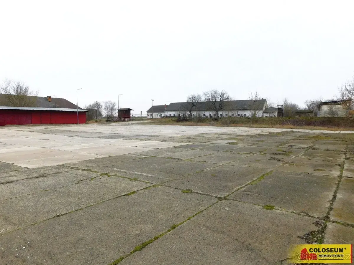 Těšetice, pronájem venkovní skladovací plochy, 3 500 m² - ko