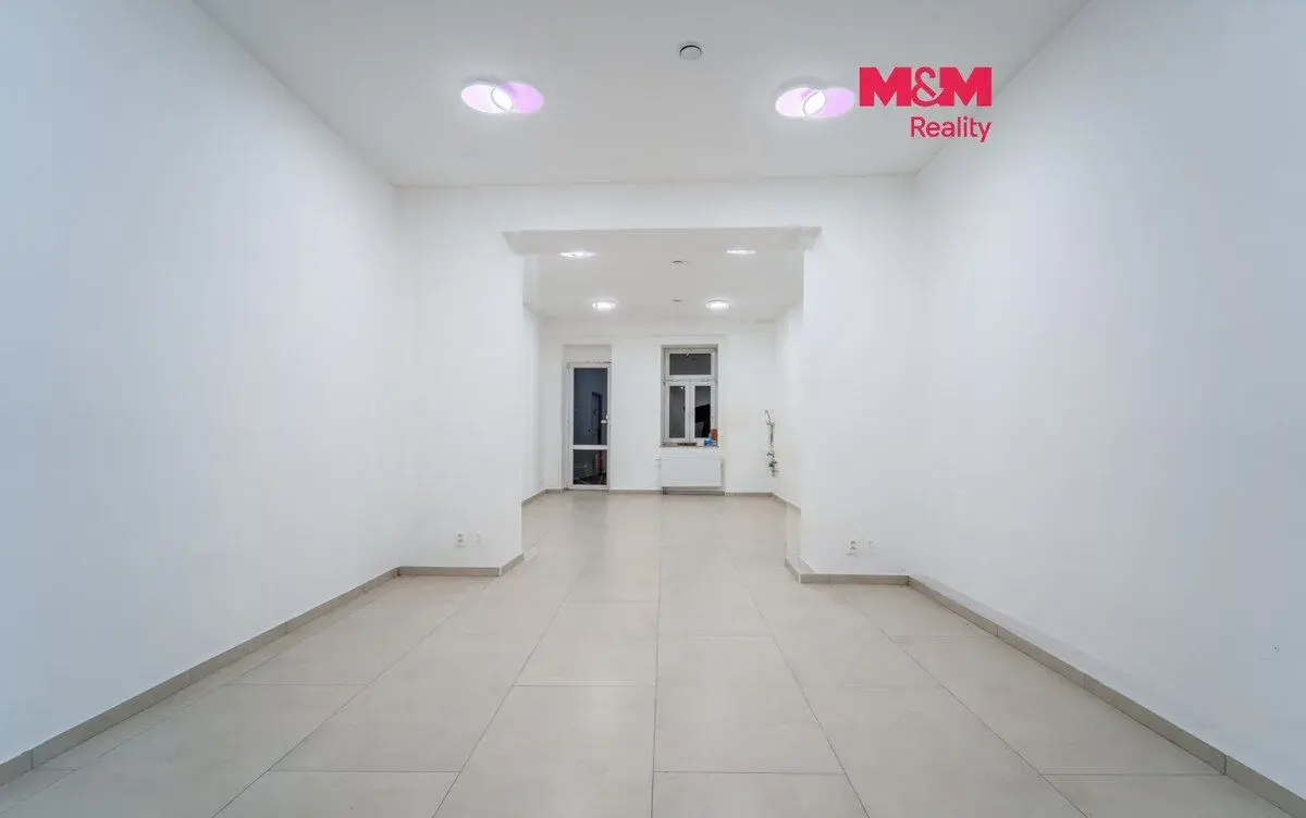 Pronájem obchod a služby, 36 m², Plzeň, ul. Tylova