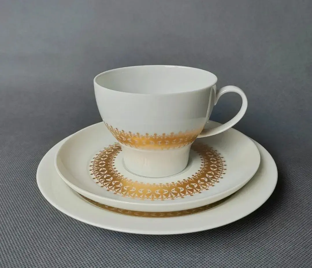 Krasna porcelánová snídanova sada od Thomas Rosenthal (1959)