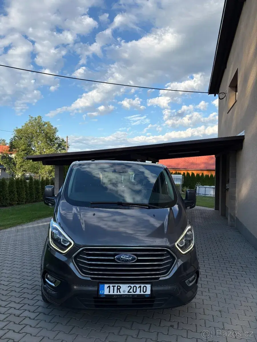 Tourneo Custom - Titanium